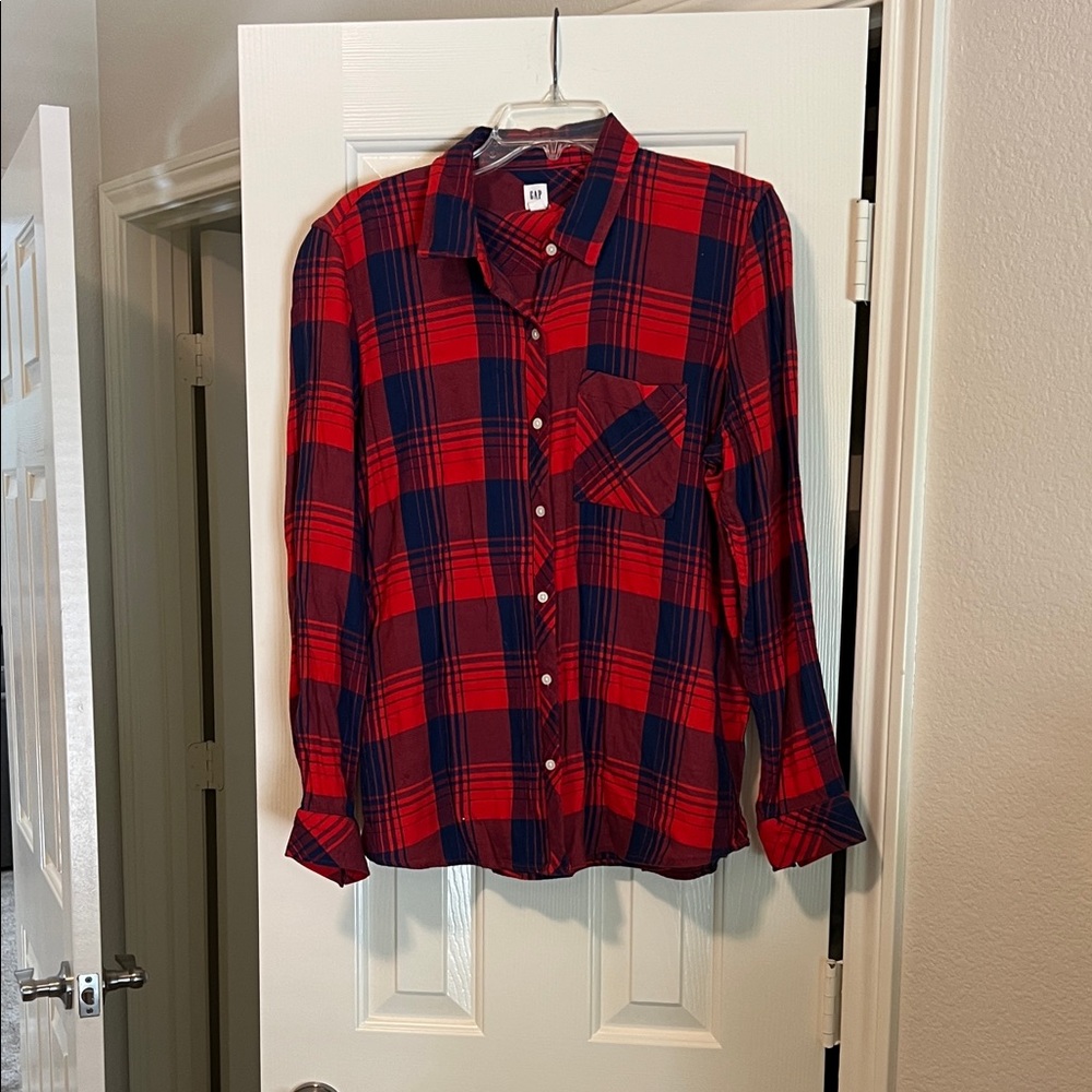 GAP Red and Blue Plaid Button Down Flannel Shirt